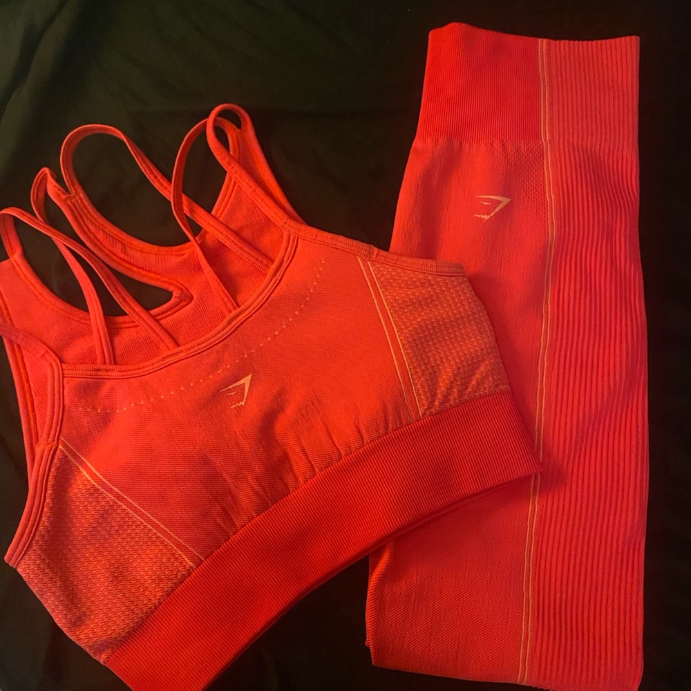 Beautiful red gymshark set